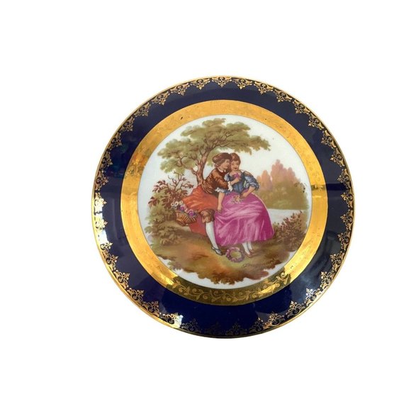 Limoges Dresser Box Courting Couple Porcelain Made in France With Lid 7 Inch W - Picture 2 of 6